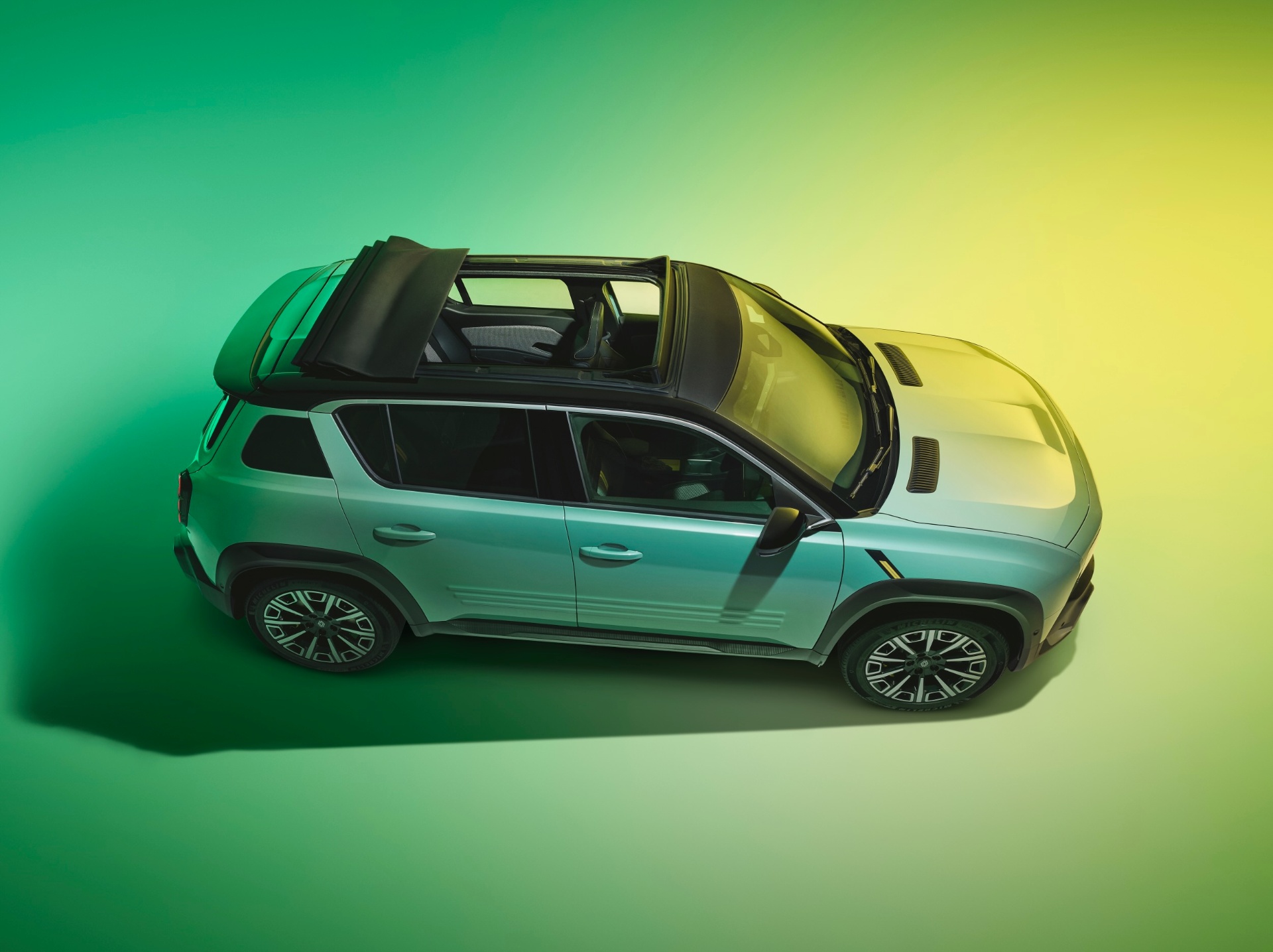 Renault 4 E-Tech Evolution – utvendig med åpent tak