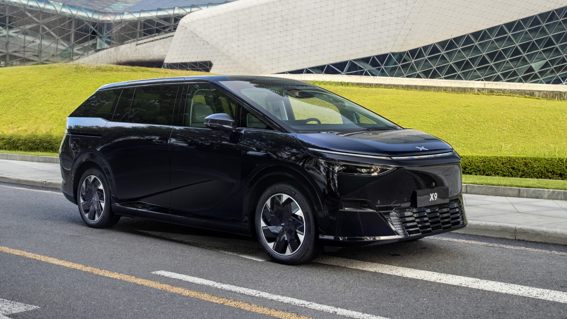 Xpeng X9 Performance